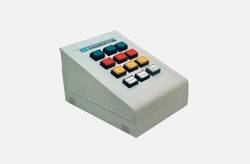 Четырехкнопочная панель управления Elka Desktop для трех шлагбаумов Четырехкнопочная панель управления Elka Desktop для трех шлагбаумов