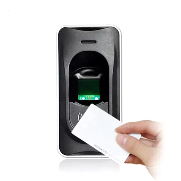 Биометрический считыватель во влагозащищенном корпусе ZKTeco FR1200 EM Биометрический считыватель во влагозащищенном корпусе ZKTeco FR1200 EM