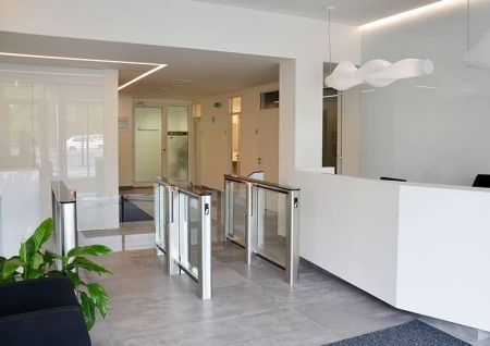 Турникет PERCo-ST-01 "Скоростной проход" с распашными створками увеличенной высоты PERCo-ATG-300H (ширина створки 300 мм, высота 1300 мм) Турникет PERCo-ST-01 "Скоростной проход" с распашными створками увеличенной высоты PERCo-ATG-300H (ширина створки 300 мм, высота 1300 мм)