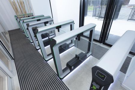 Распашной двухпроходной турникет Magnetic mWing с закаленными створками 900 мм Распашной двухпроходной турникет Magnetic mWing с закаленными створками 900 мм