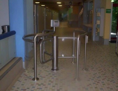 Роторный полуростовой турникет Gotschlich Gyro Baden (6GYB3AEC) Роторный полуростовой турникет Gotschlich Gyro Baden (6GYB3AEC)