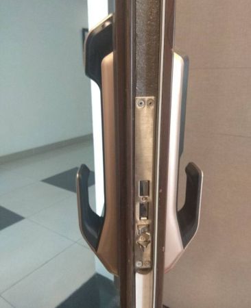 Электронный замок биометрический Samsung SHP-DP728AK/VK с bluetooth (одноригельная врезная часть) Электронный замок биометрический Samsung SHP-DP728AK/VK с bluetooth (одноригельная врезная часть)