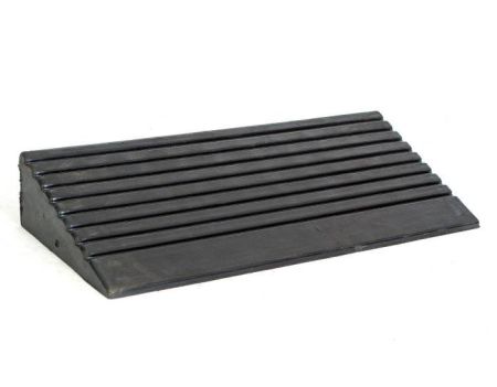 Съезд с бордюра резиновый СР-100-1 средняя часть Съезд с бордюра резиновый СР-100-1 средняя часть