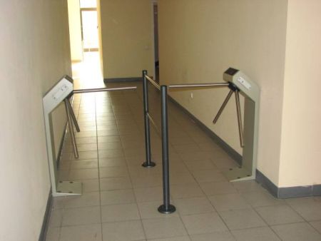 Турникет-трипод PERCo-TTR-04СW уличный из окрашенной стали (с планками) Турникет-трипод PERCo-TTR-04СW уличный из окрашенной стали (с планками)