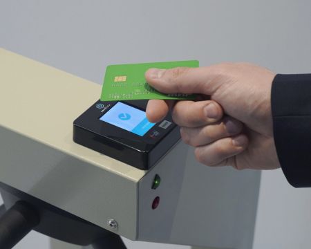 Турникет платного доступа тумбовый уличный PERCo-TTD-10A с терминалом Vendotek VX (с автоматическими планками Антипаника) Турникет платного доступа тумбовый уличный PERCo-TTD-10A с терминалом Vendotek VX (с автоматическими планками Антипаника)