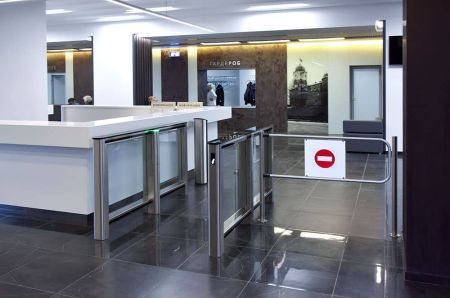 Турникет PERCo-ST-01 "Скоростной проход" с распашными створками PERCo-ATG-425 (ширина створки 425 мм) Турникет PERCo-ST-01 "Скоростной проход" с распашными створками PERCo-ATG-425 (ширина створки 425 мм)