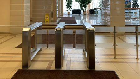 Центральный модуль распашного турникета Gotschlich Axioma DF 1025H (650/900 мм) (6AXI2DC-SB) Центральный модуль распашного турникета Gotschlich Axioma DF 1025H (650/900 мм) (6AXI2DC-SB)