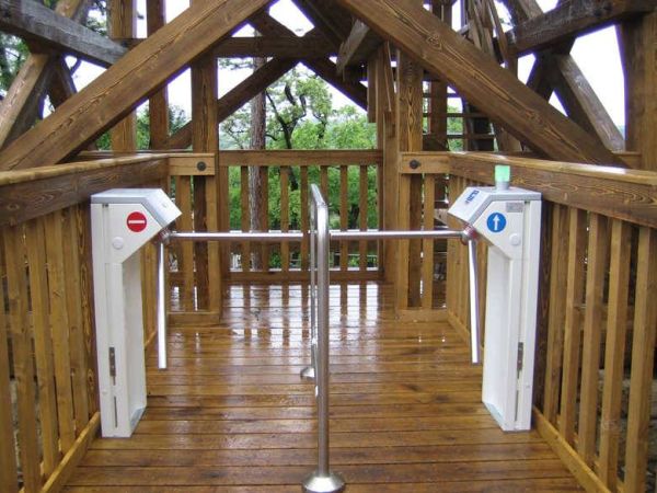 Двухштанговый турникет Gotschlich Compact 2-Arm из окрашенной стали (6COM2AEB) Двухштанговый турникет Gotschlich Compact 2-Arm из окрашенной стали (6COM2AEB)