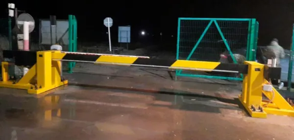 Противотаранный шлагбаум откатной ПШО-СБ электромеханический, 20 тонн Противотаранный шлагбаум откатной ПШО-СБ электромеханический, 20 тонн