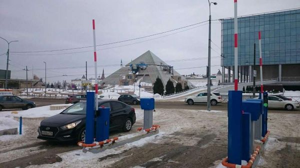 Шлагбаум автоматический скоростной Фантом Спринт-Арктик SА3000 с круглой стрелой 3 метра Шлагбаум автоматический скоростной Фантом Спринт-Арктик SА3000 с круглой стрелой 3 метра