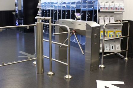 Трехштанговый тумбовый турникет-трипод Gotschlich Modul Cross 3-Arm (6MCR3AEC) Трехштанговый тумбовый турникет-трипод Gotschlich Modul Cross 3-Arm (6MCR3AEC)