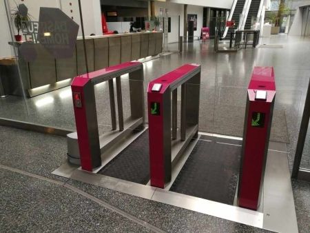 Центральный модуль распашного турникета Gotschlich Axioma DF VIP 1025H (650/900 мм) (6AXA2DC-SB) Центральный модуль распашного турникета Gotschlich Axioma DF VIP 1025H (650/900 мм) (6AXA2DC-SB)