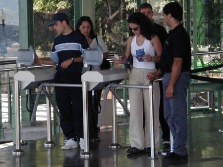 Трехштанговый турникет-трипод Gotschlich Dolomit 3-Arm (6DOL3AEB) Трехштанговый турникет-трипод Gotschlich Dolomit 3-Arm (6DOL3AEB)