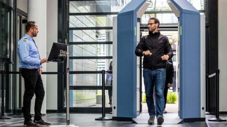 Быстрый сканер безопасности персонала R&S QPS Walk2000 Быстрый сканер безопасности персонала R&S QPS Walk2000