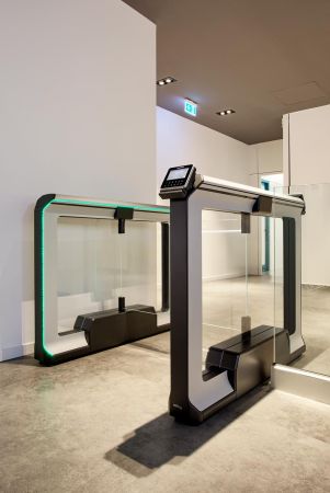 Распашной двухпроходной турникет Magnetic mWing с закаленными створками 900 мм Распашной двухпроходной турникет Magnetic mWing с закаленными створками 900 мм