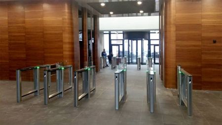 Турникет PERCo-ST-01 "Скоростной проход" с распашными створками увеличенной высоты PERCo-ATG-300H (ширина створки 300 мм, высота 1300 мм) Турникет PERCo-ST-01 "Скоростной проход" с распашными створками увеличенной высоты PERCo-ATG-300H (ширина створки 300 мм, высота 1300 мм)