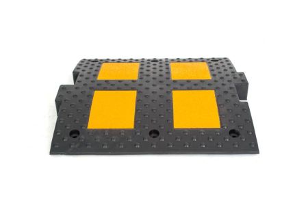 Искусственная дорожная неровность ИДН-500-1 армированная (центральный элемент) Искусственная дорожная неровность ИДН-500-1 армированная (центральный элемент)