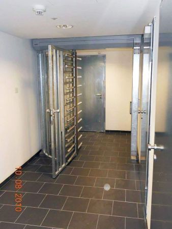 Полноростовой турникет с встроенной дверью Gotschlich ECCO Kombiblock LT Basic (6ELKB2A0HB) Полноростовой турникет с встроенной дверью Gotschlich ECCO Kombiblock LT Basic (6ELKB2A0HB)