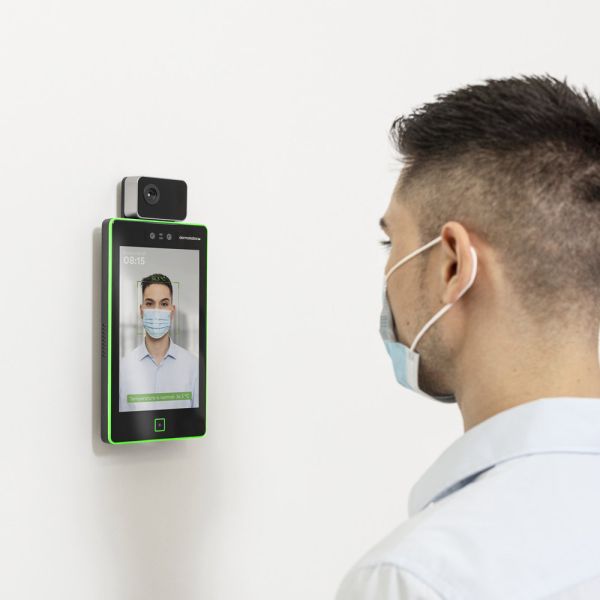 Биометрический терминал dormakaba 9160 по распознаванию лиц и измерению температуры