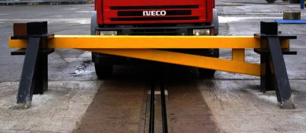 Противотаранный механический шлагбаум БУК ПТШ Р 5000Р.3С, распашной Противотаранный механический шлагбаум БУК ПТШ Р 5000Р.3С, распашной