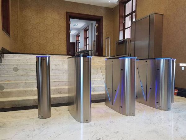 Центральный модуль раздвижного турникета Came Sliding Gate GL, 550 мм (SGL02C) Центральный модуль раздвижного турникета Came Sliding Gate GL, 550 мм (SGL02C)