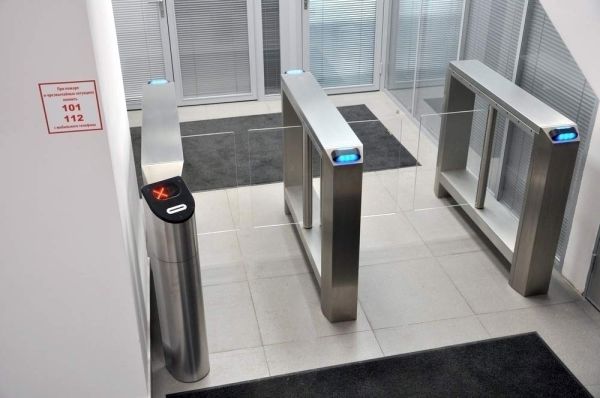 Центральный модуль распашного турникета Gotschlich Axioma DF 1025H (650/900 мм) (6AXI2DC-SB) Центральный модуль распашного турникета Gotschlich Axioma DF 1025H (650/900 мм) (6AXI2DC-SB)