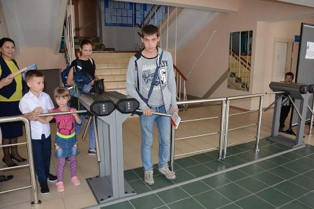 Электронная проходная PERCo-KT02.9 с планками Антипаника Электронная проходная PERCo-KT02.9 с планками Антипаника