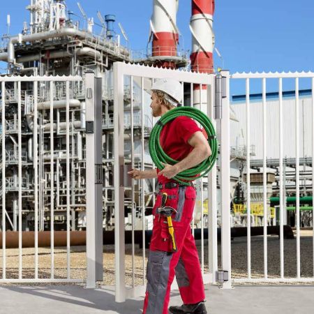 Гидравлический доводчик Locinox Mammoth и петля два-в-одном, 180° Гидравлический доводчик Locinox Mammoth и петля два-в-одном, 180°