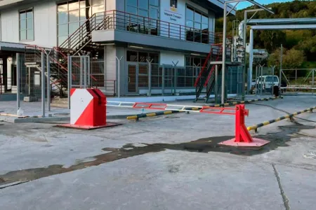 Противотаранный шлагбаум ПШВ-СБ (Л) 5000 вертикальный, электромеханический, 3,5 тонны Противотаранный шлагбаум ПШВ-СБ (Л) 5000 вертикальный, электромеханический, 3,5 тонны