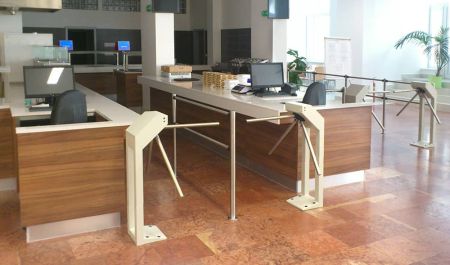 Турникет-трипод PERCo-T-5 из окрашенной стали (с планками Антипаника) Турникет-трипод PERCo-T-5 из окрашенной стали (с планками Антипаника)