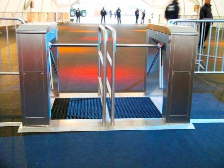 Трехштанговый тумбовый турникет-трипод Gotschlich Modul Cross 3-Arm (6MCR3AEC) Трехштанговый тумбовый турникет-трипод Gotschlich Modul Cross 3-Arm (6MCR3AEC)