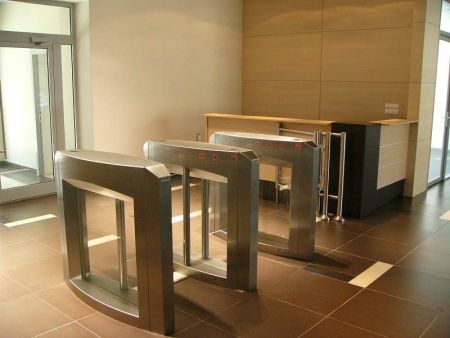 Центральный модуль распашного турникета Gotschlich Selection DF (высота 1052 мм) (6SEL2DC-BB) Центральный модуль распашного турникета Gotschlich Selection DF (высота 1052 мм) (6SEL2DC-BB)