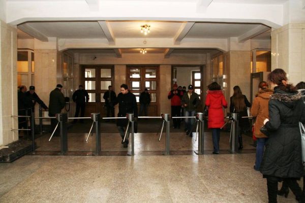 Турникет-трипод Ростов-Дон Т83М1 из окрашенной стали (без планок) Турникет-трипод Ростов-Дон Т83М1 из окрашенной стали (без планок)