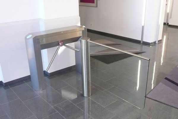 Трехштанговый тумбовый турникет-трипод Gotschlich Modul Tonda 3-Arm (6MTO3AEC) Трехштанговый тумбовый турникет-трипод Gotschlich Modul Tonda 3-Arm (6MTO3AEC)